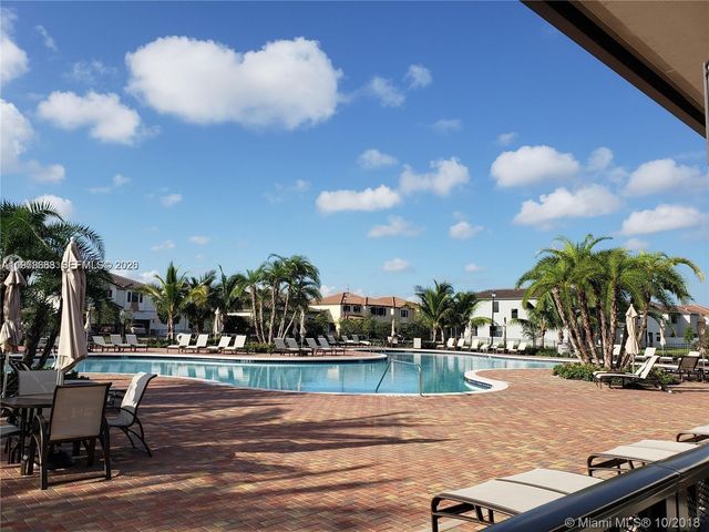 9574 W 34th Ave, Hialeah, FL 33018