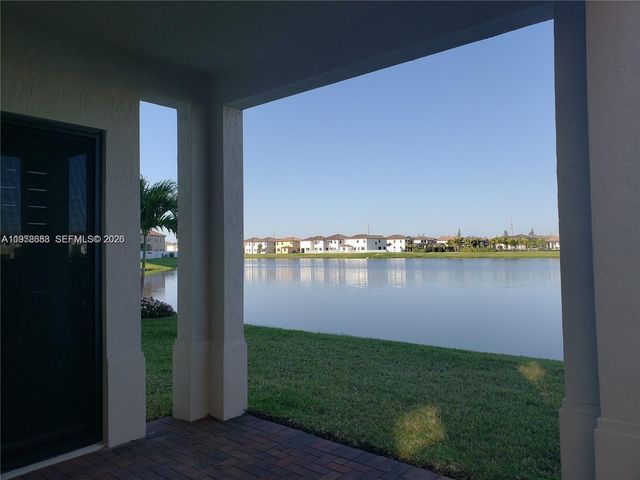 9574 W 34th Ave, Hialeah, FL 33018