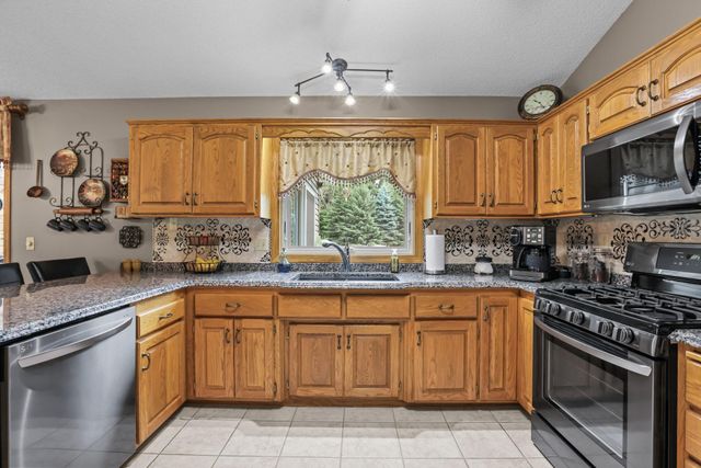 3159 146 Avenue NE, Ham Lake, MN 55304