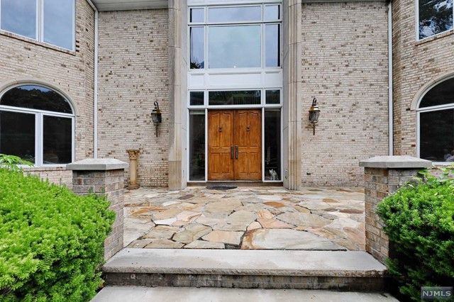 54 Woodcliff Lake Road, Saddle River, NJ 07458