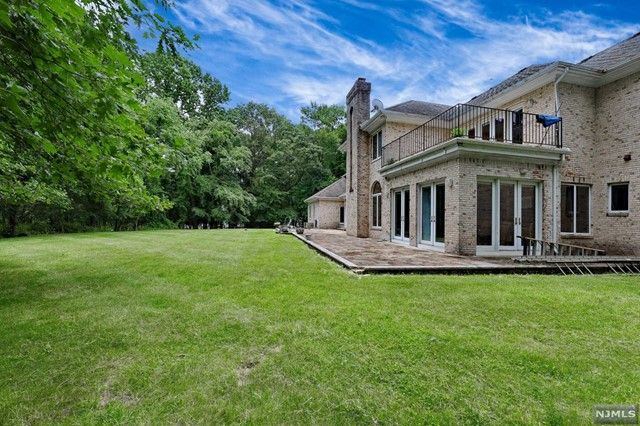 54 Woodcliff Lake Road, Saddle River, NJ 07458