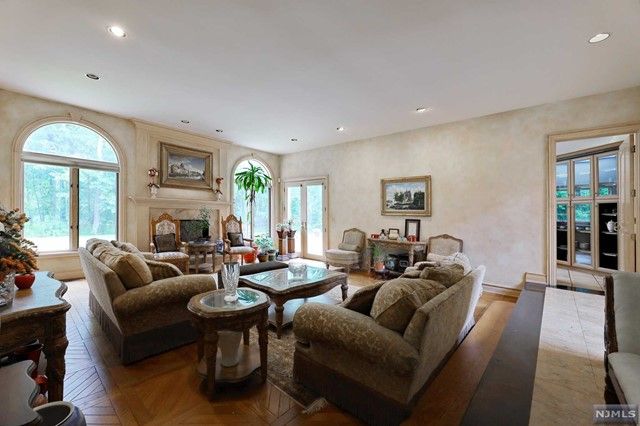 54 Woodcliff Lake Road, Saddle River, NJ 07458