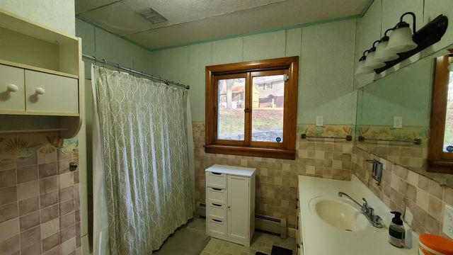 722 fairview Terrace, Hartford, VT 05001