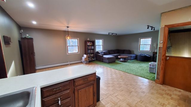 722 fairview Terrace, Hartford, VT 05001