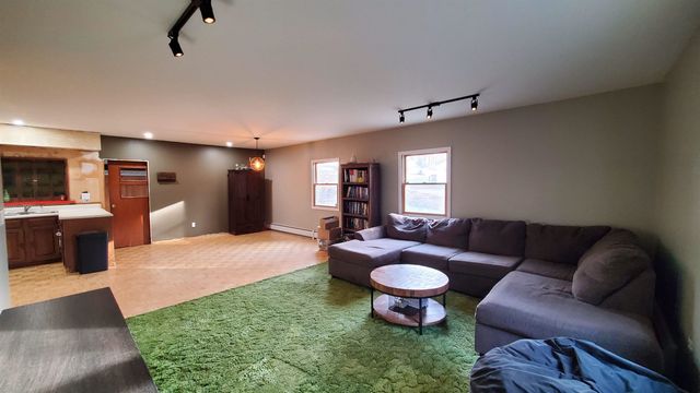 722 fairview Terrace, Hartford, VT 05001