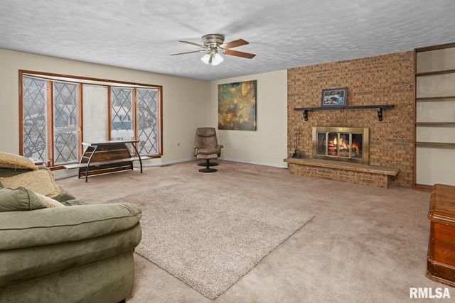 2701 47TH Street, Moline, IL 61265