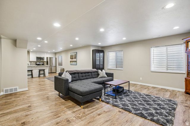 4963 W AMETHYST DR, West Jordan, UT 84081