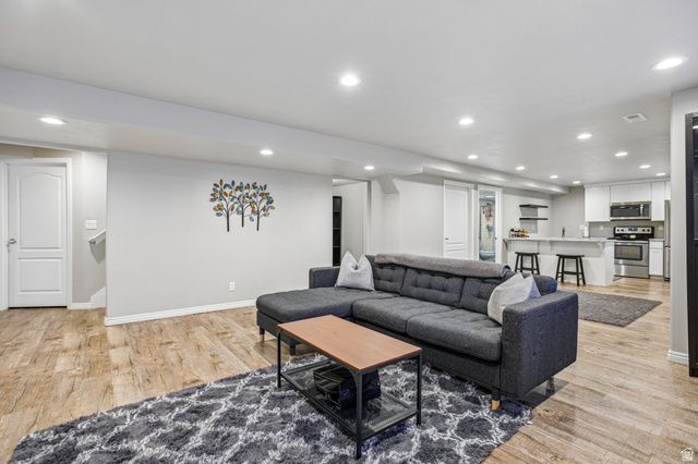 4963 W AMETHYST DR, West Jordan, UT 84081