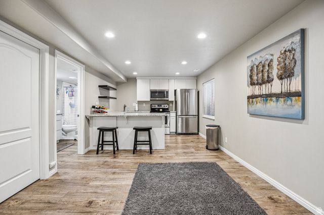 4963 W AMETHYST DR, West Jordan, UT 84081