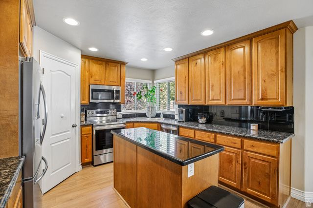 4963 W AMETHYST DR, West Jordan, UT 84081