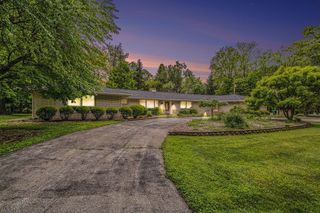 1205 Sassafras Ln, Niles, MI 49120