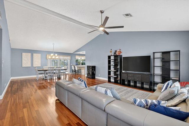 18298 102nd Way, Boca Raton, FL 33498