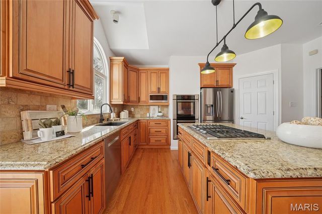 720 Summer Oak Drive, Ellisville, MO 63021