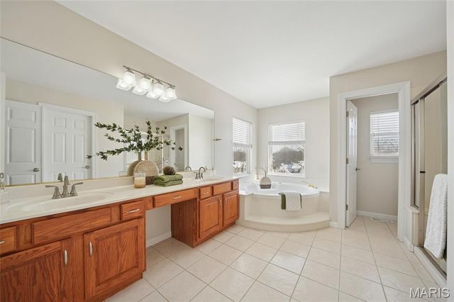 720 Summer Oak Drive, Ellisville, MO 63021