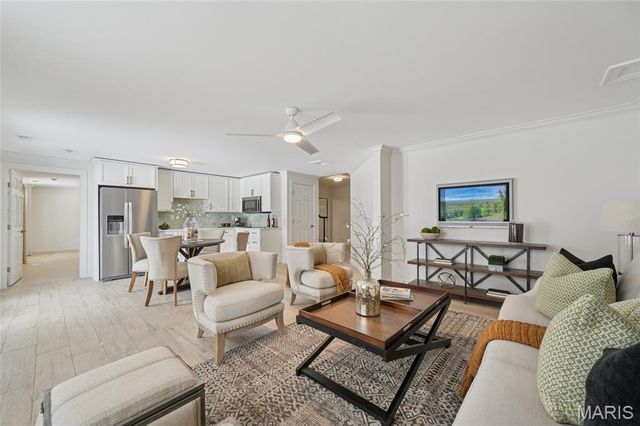 720 Summer Oak Drive, Ellisville, MO 63021