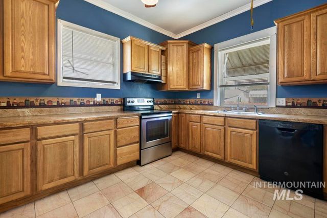 242 8th Ave E, Twin Falls, ID 83301
