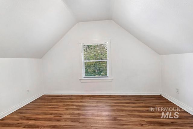 242 8th Ave E, Twin Falls, ID 83301