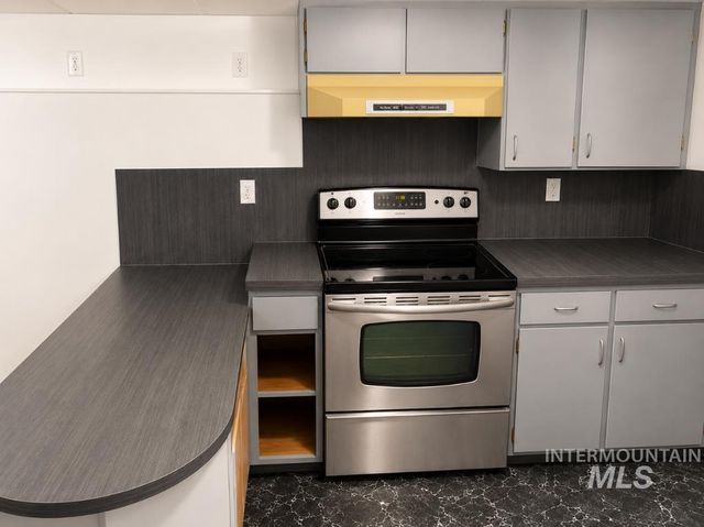 242 8th Ave E, Twin Falls, ID 83301