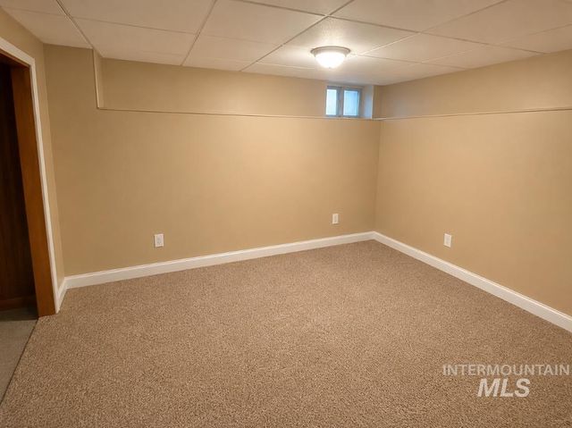242 8th Ave E, Twin Falls, ID 83301
