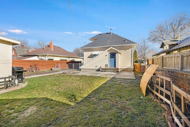 242 8th Ave E, Twin Falls, ID 83301