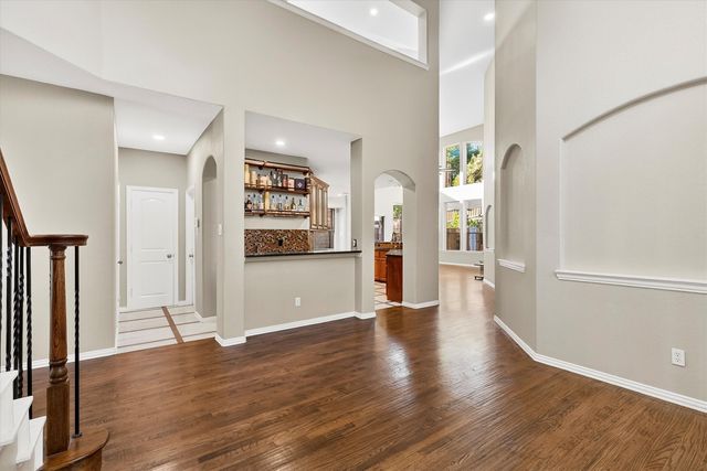 405 Twin Knoll Drive, Mckinney, TX 75071