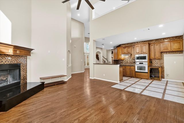 405 Twin Knoll Drive, Mckinney, TX 75071