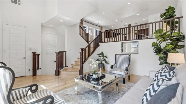 656 W Huntington O-1, Arcadia, CA 91007