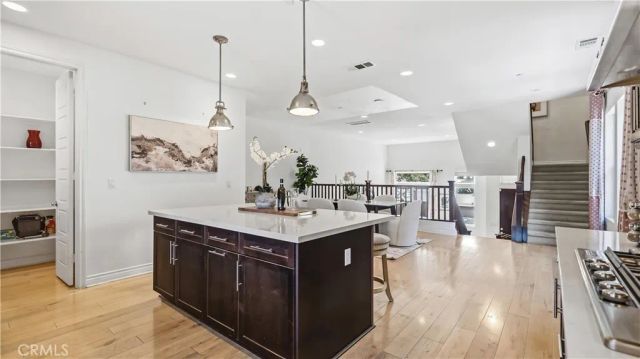 656 W Huntington O-1, Arcadia, CA 91007
