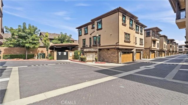656 W Huntington O-1, Arcadia, CA 91007