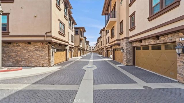 656 W Huntington O-1, Arcadia, CA 91007