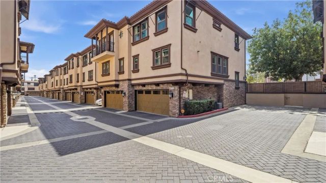 656 W Huntington O-1, Arcadia, CA 91007