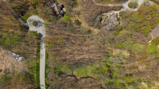 231 Barberry Lane, Valparaiso, IN 46383