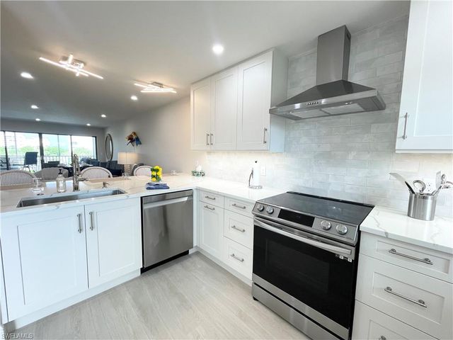 12945 Vanderbilt DR 403, Naples, FL 34110