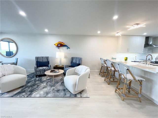 12945 Vanderbilt DR 403, Naples, FL 34110