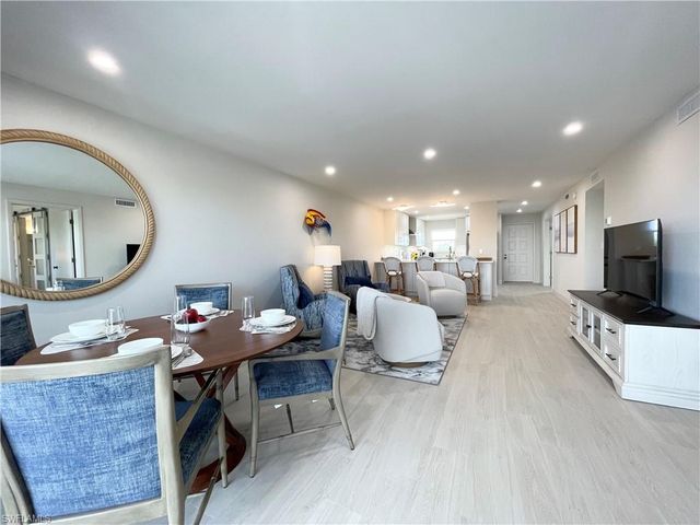 12945 Vanderbilt DR 403, Naples, FL 34110