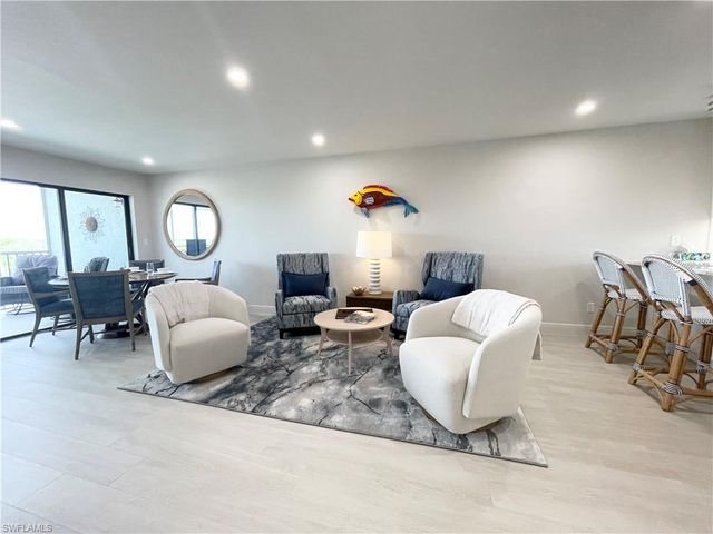 12945 Vanderbilt DR 403, Naples, FL 34110