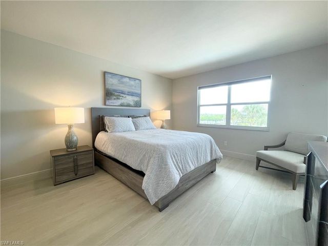 12945 Vanderbilt DR 403, Naples, FL 34110