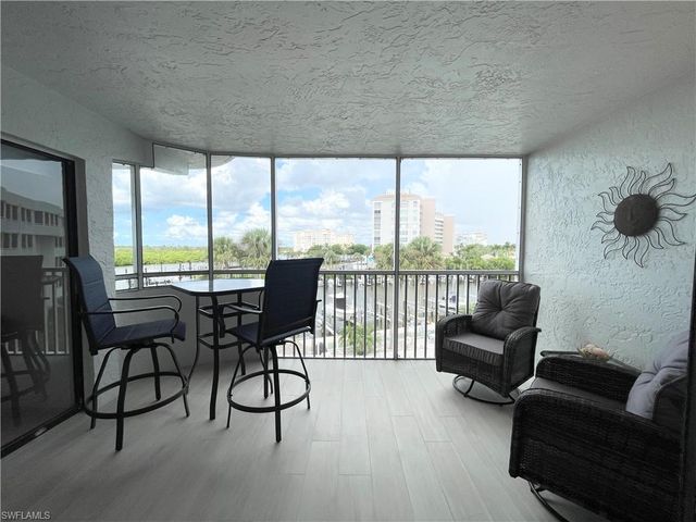 12945 Vanderbilt DR 403, Naples, FL 34110