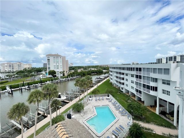 12945 Vanderbilt DR 403, Naples, FL 34110