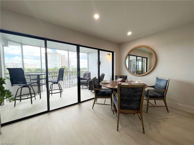 12945 Vanderbilt DR 403, Naples, FL 34110