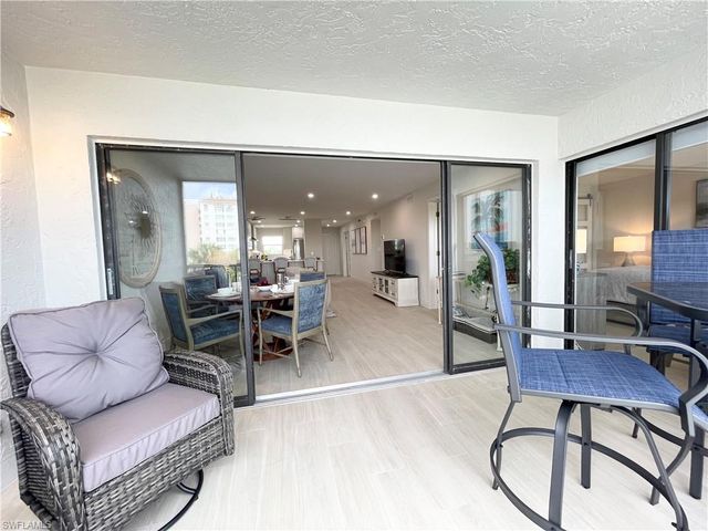 12945 Vanderbilt DR 403, Naples, FL 34110