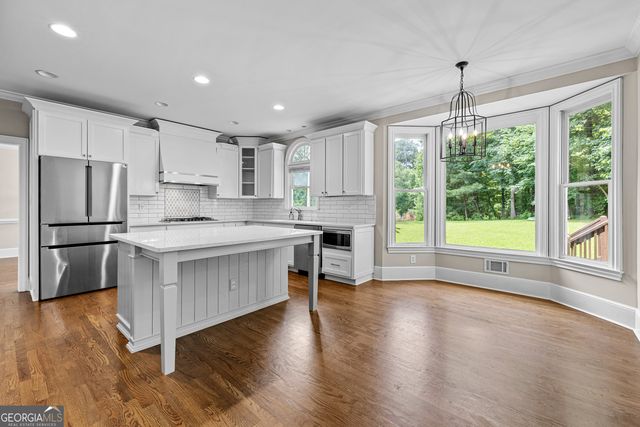 340 Broadmoor Drive, Fayetteville, GA 30215
