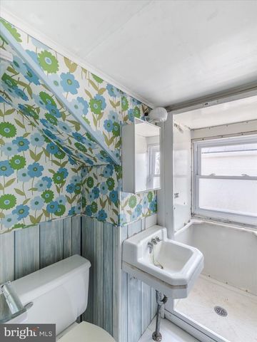 2023 WHARTON RD, Glenside, PA 19038