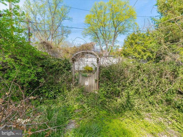 2023 WHARTON RD, Glenside, PA 19038