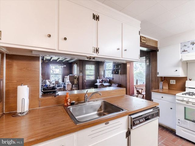 2023 WHARTON RD, Glenside, PA 19038