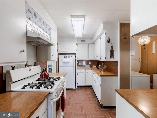 2023 WHARTON RD, Glenside, PA 19038