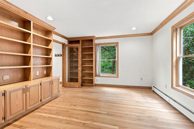 16 Birch Ln, Northampton, MA 01062