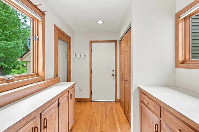 16 Birch Ln, Northampton, MA 01062