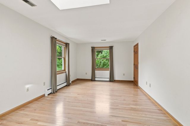 16 Birch Ln, Northampton, MA 01062