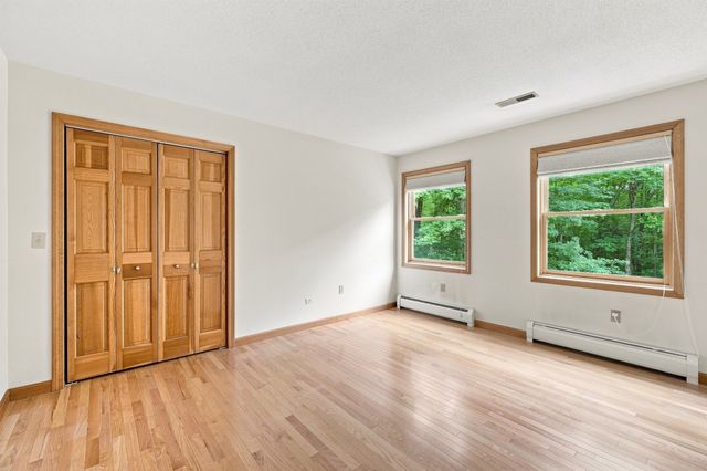 16 Birch Ln, Northampton, MA 01062